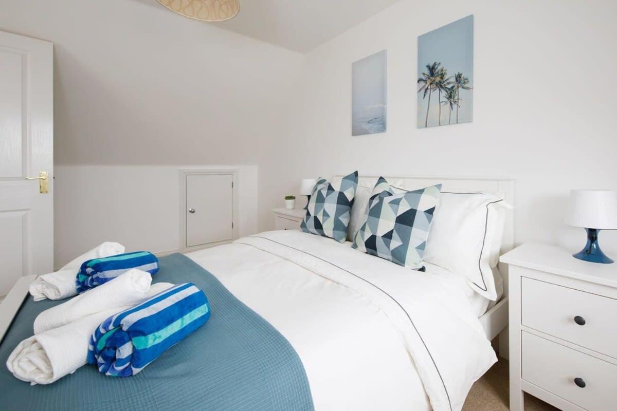 Modern & Stylish Seaside Family Home 奇切斯特 外观 照片