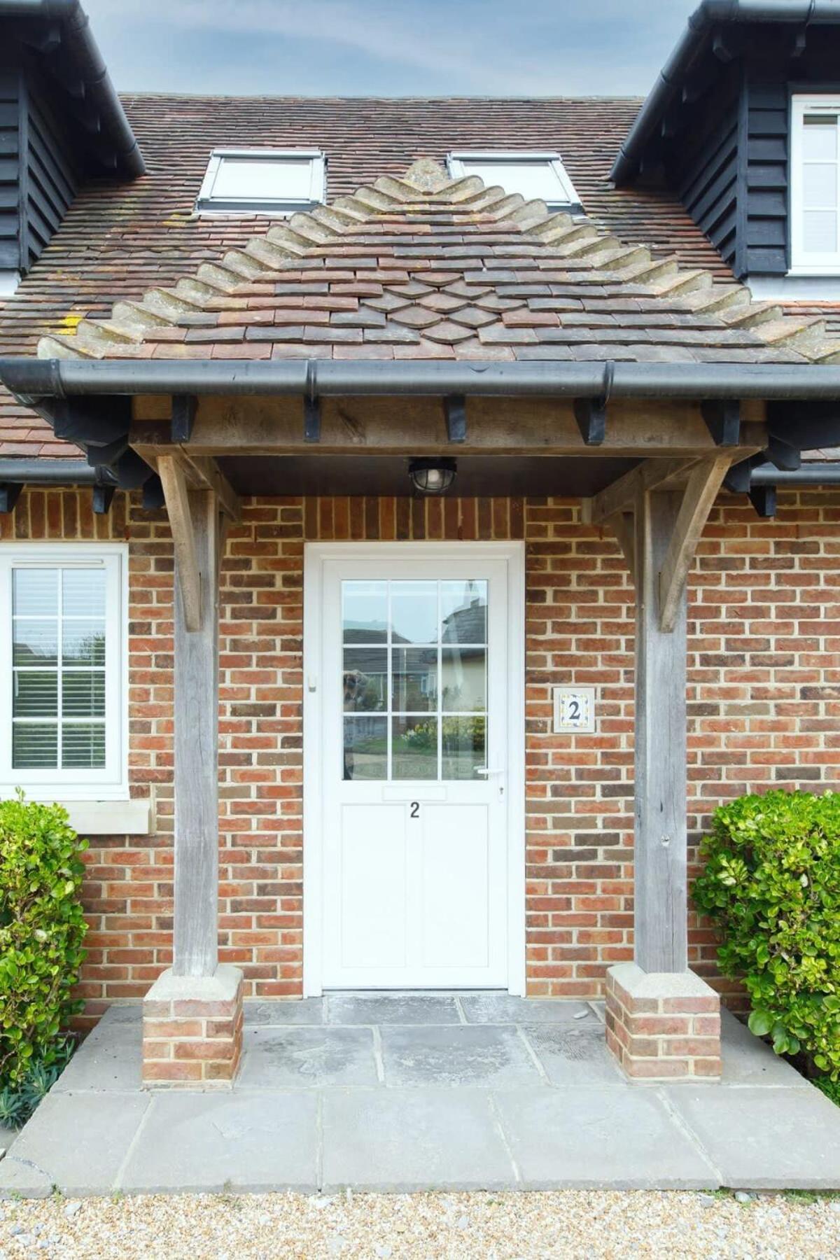 Modern & Stylish Seaside Family Home 奇切斯特 外观 照片